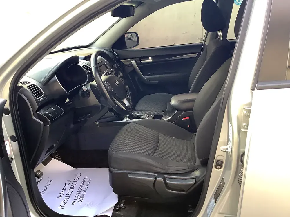 Kia Sorento LX 2014 GCC Specs perfect condition - Image 9
