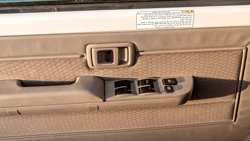 Toyota Land Cruiser LC76 4.0L MT Petrol - Image 10