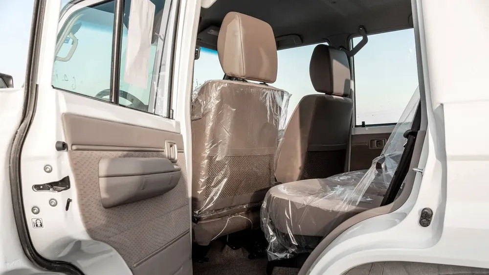 Toyota Land Cruiser LC76 4.0L MT Petrol - Image 18