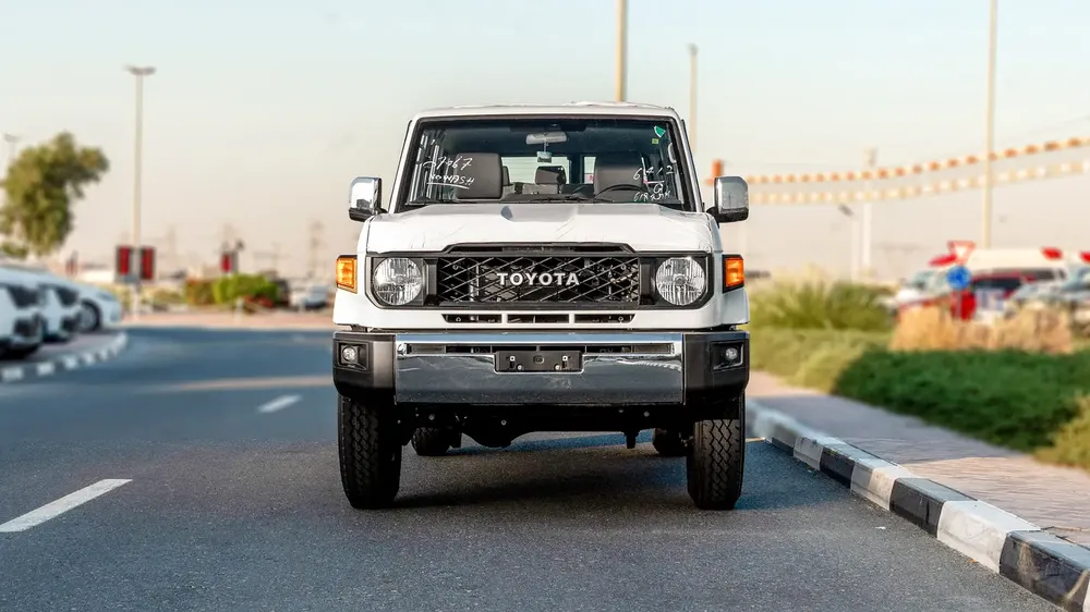 Toyota Land Cruiser LC76 4.0L MT Petrol - Image 4