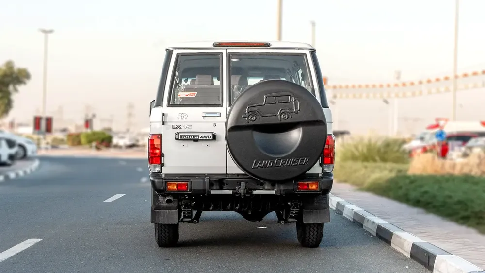 Toyota Land Cruiser LC76 4.0L MT Petrol - Image 5