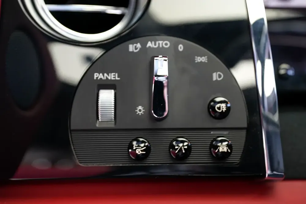 WARRANTY SEPT 2026 | 3 BUTTONS | TWO TONE INTERIOR | DAWN - Image 6