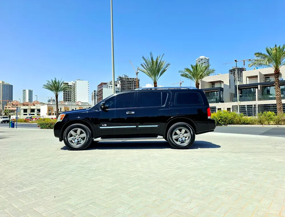 Fully Original Paint Armada LE 2014 - GCC Toption - Low Milage - Zero Accident - Well Maintained - Image 4