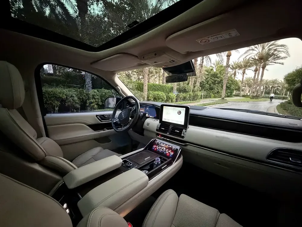 Lincoln Navigator Presidential 2018 Black Full Service History In Excellent Condition - Image 14