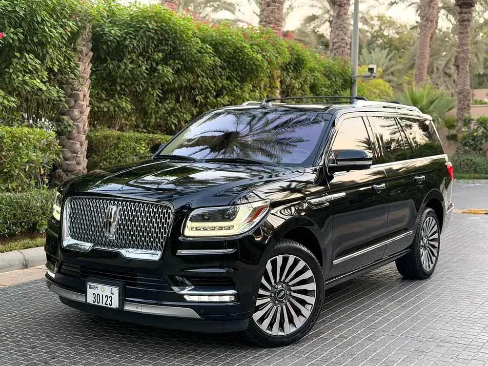 Lincoln Navigator Presidential 2018 Black Full Service History In Excellent Condition - Image 7