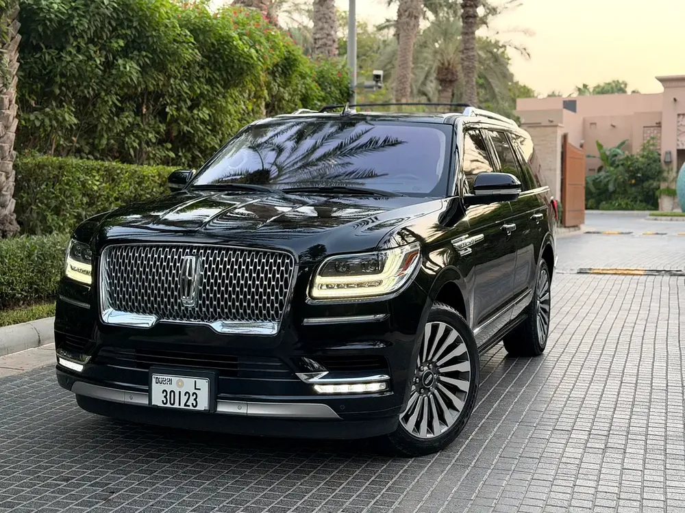 Lincoln Navigator Presidential 2018 Black Full Service History In Excellent Condition - Image 8