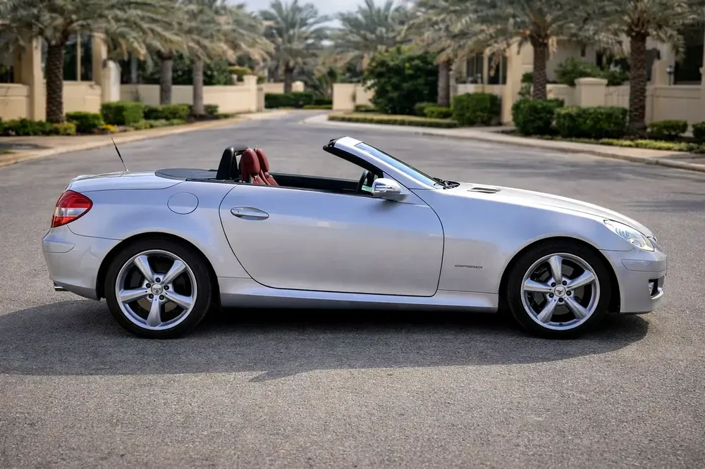 Mercedes-Benz SLK 200 | GCC Specs | Well Maintained Convertible - Image 7