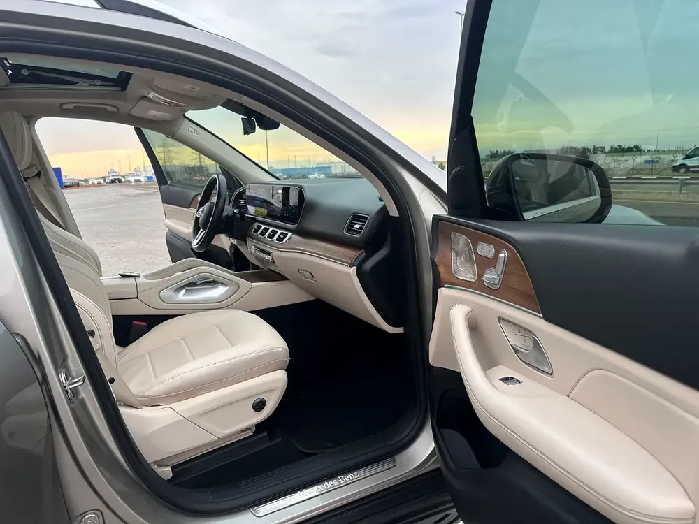 MercedesGLE 350 2022 Imported full GLE63 AMG Kit full option original airbags super clean car - Image 7