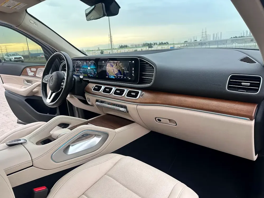 MercedesGLE 350 2022 Imported full GLE63 AMG Kit full option original airbags super clean car - Image 8