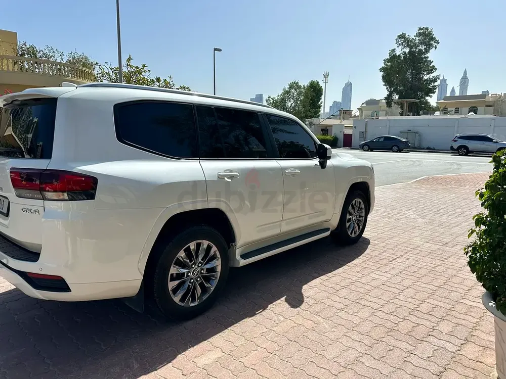 Toyota Land Cruiser GXR 2025 Model with Company Warranty  Free Service Contract - Image 12