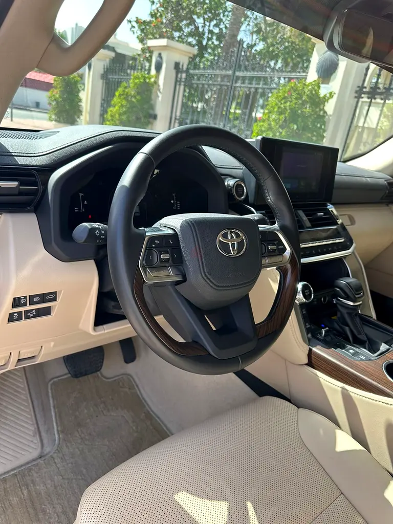 Toyota Land Cruiser GXR 2025 Model with Company Warranty  Free Service Contract - Image 6