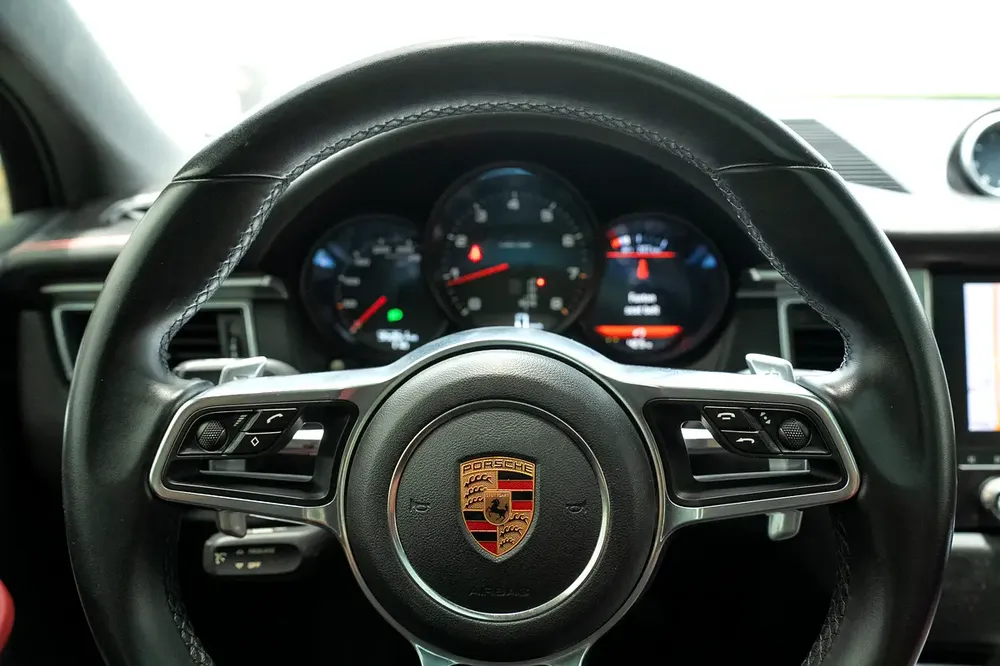 2018 Porsche Macan S | GCC Specs | Full Service History - Image 13