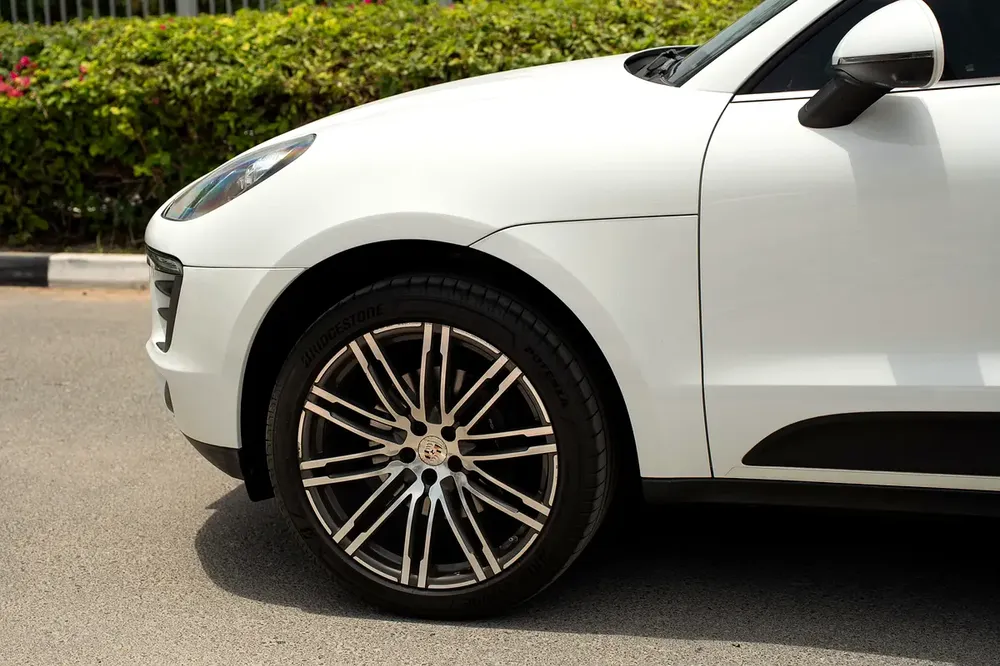 2018 Porsche Macan S | GCC Specs | Full Service History - Image 4