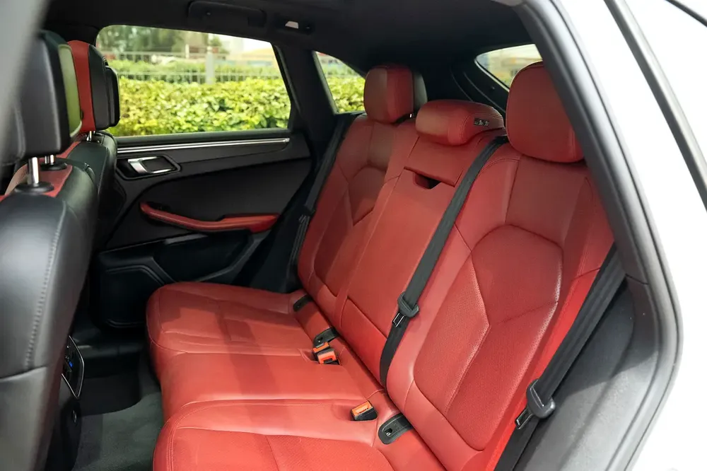 2018 Porsche Macan S | GCC Specs | Full Service History - Image 6