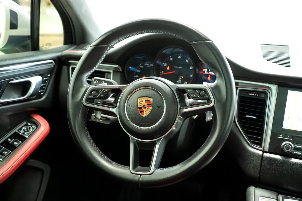 2018 Porsche Macan S | GCC Specs | Full Service History - Image 9