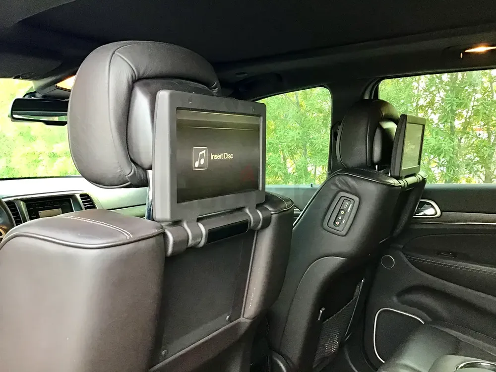 Jeep Grand Cherokee Summit 5.7L V8 GCC | Full Option | No Accidents - Image 13