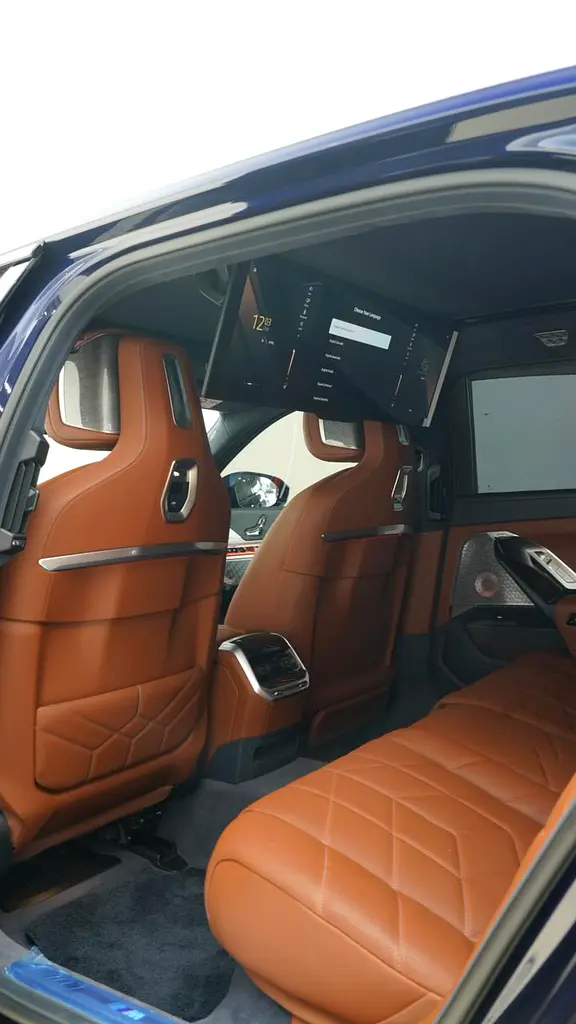 2024 BMW 760Li xDrive, GCC Specs - Brand New! - Image 14