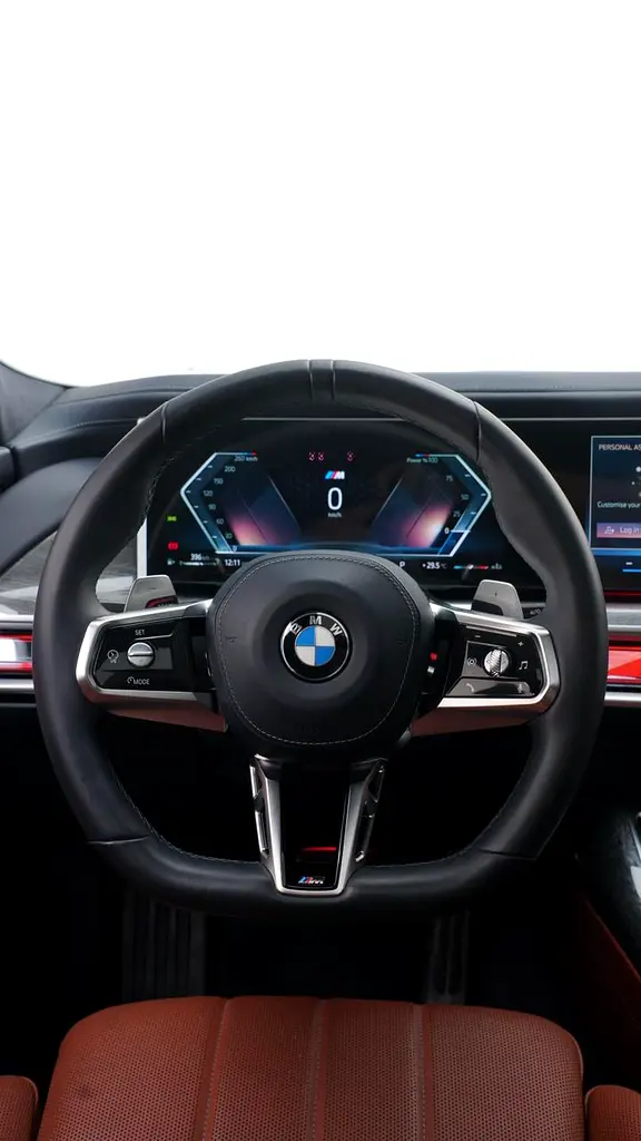 2024 BMW 760Li xDrive, GCC Specs - Brand New! - Image 6
