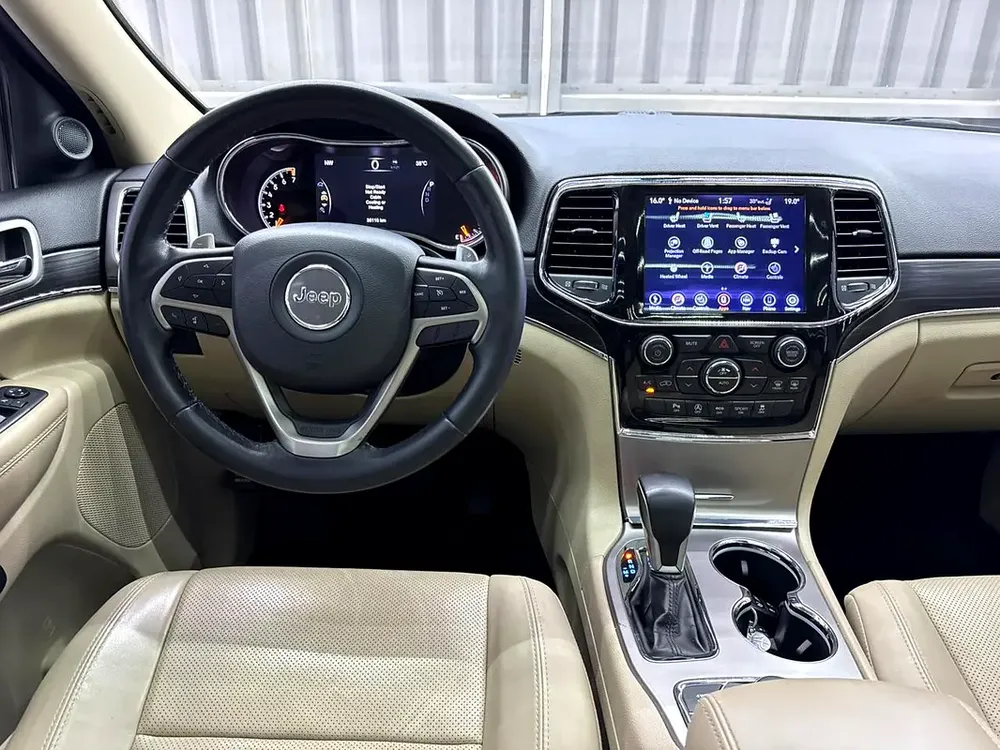 Jeep Grand Cherokee 4x4 Limited | GCC | Low Mileage - Image 13