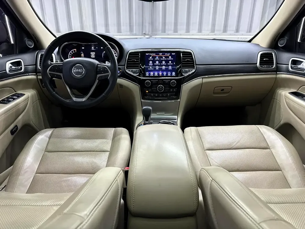 Jeep Grand Cherokee 4x4 Limited | GCC | Low Mileage - Image 16