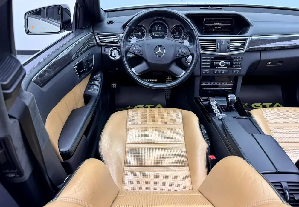 2011 Mercedes Benz E63 AMG, 3 Years Mercedes Service Pack, Full Mercedes Service History, GCC - Image 14