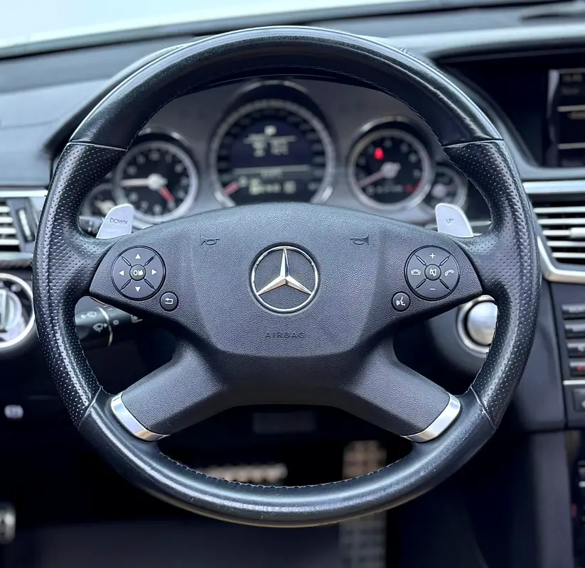 2011 Mercedes Benz E63 AMG, 3 Years Mercedes Service Pack, Full Mercedes Service History, GCC - Image 15