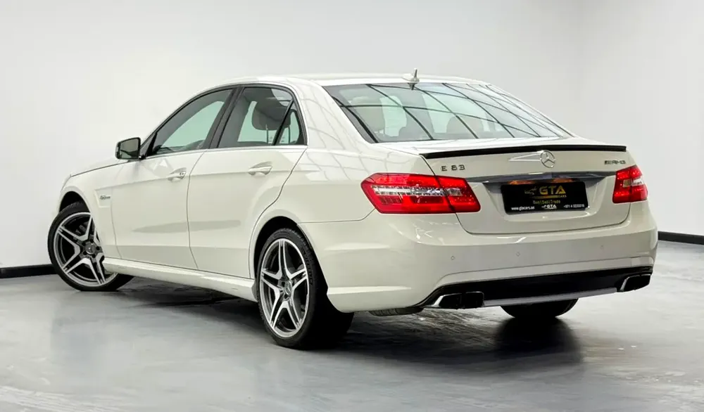 2011 Mercedes Benz E63 AMG, 3 Years Mercedes Service Pack, Full Mercedes Service History, GCC - Image 6