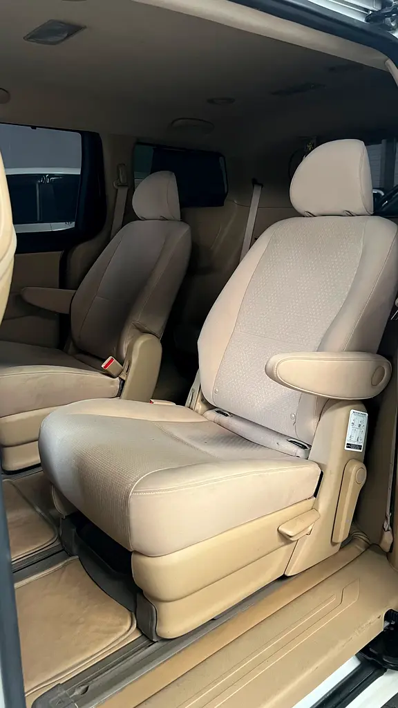 Kia Sedona LX 2016 - Korean Specs - Well Maintained - Image 10