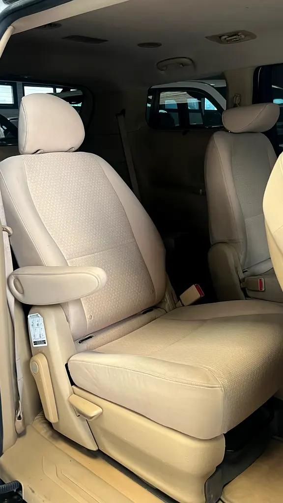 Kia Sedona LX 2016 - Korean Specs - Well Maintained - Image 11