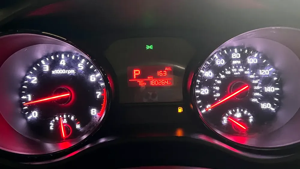 Kia Sedona LX 2016 - Korean Specs - Well Maintained - Image 12