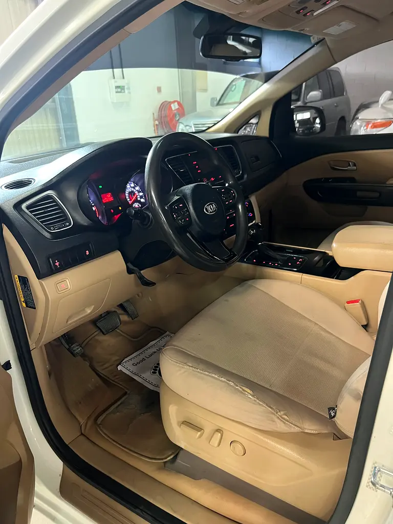 Kia Sedona LX 2016 - Korean Specs - Well Maintained - Image 15