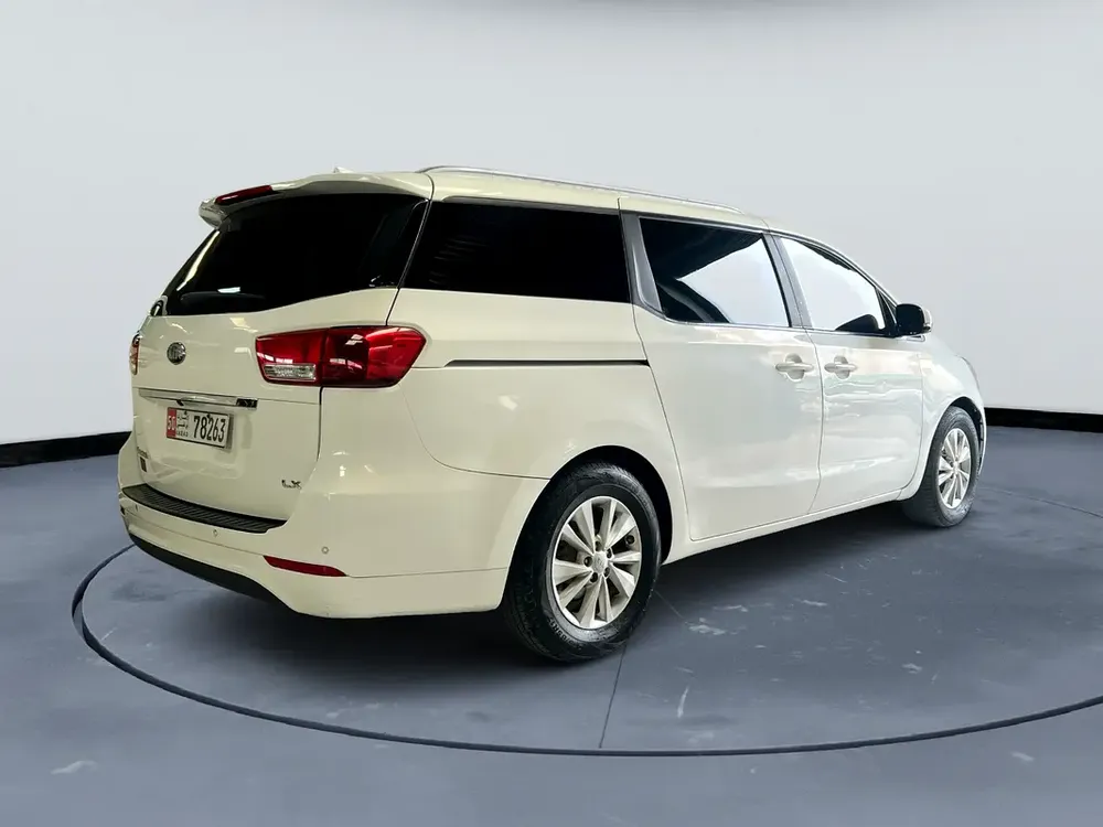 Kia Sedona LX 2016 - Korean Specs - Well Maintained - Image 6