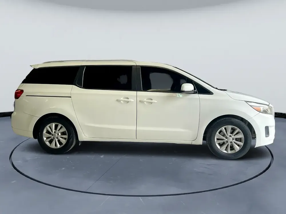 Kia Sedona LX 2016 - Korean Specs - Well Maintained - Image 7