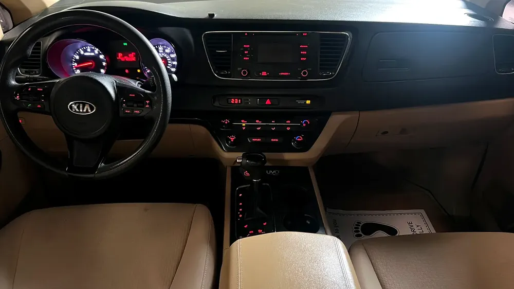 Kia Sedona LX 2016 - Korean Specs - Well Maintained - Image 8