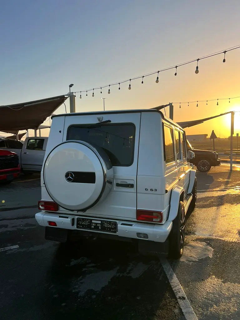 Mercedes-Benz G-Class G 63 AMG 2015 - GCC Specs - Excellent Condition - Image 4