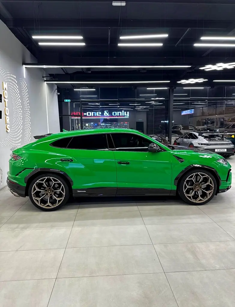Lamborghini URUS Performante - Image 4