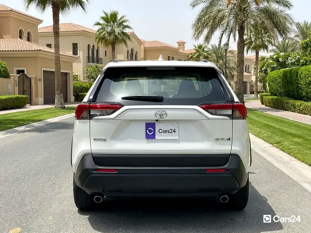 AED 1,363/month | 0 DP | Manufacturer Warranty | Service History | 30 Day Return | TOYOTA RAV4 2024 - Image 4