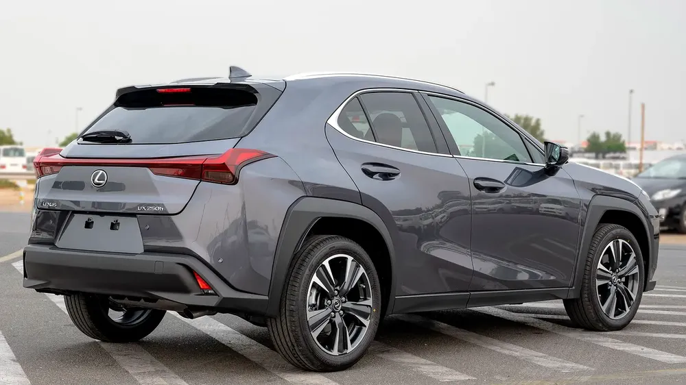 LEXUS UX 250 | RAMADAN OFFER | BIG DISCOUNT - Image 4