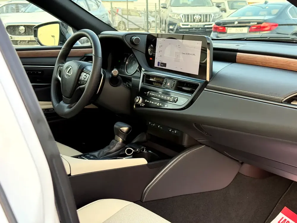 2024 LEXUS ES 300h HYBRID ENGINE FRESH IMPORT US SPEC - Image 10