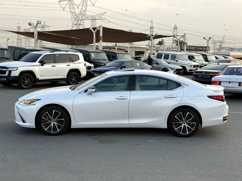 2024 LEXUS ES 300h HYBRID ENGINE FRESH IMPORT US SPEC - Image 4