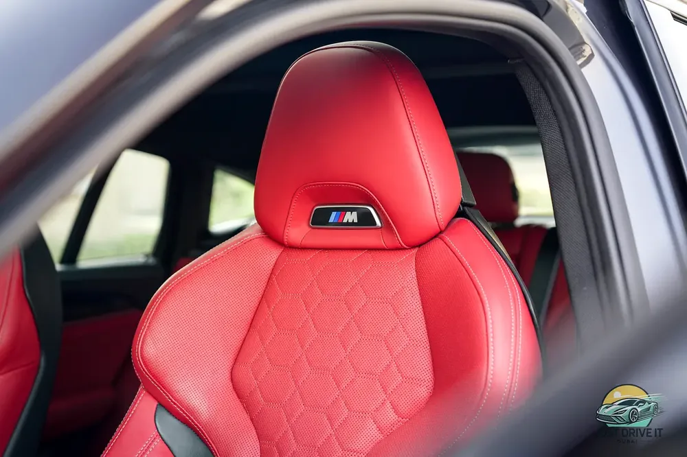 BMW X4M Competition 2021 GCC | 35K kms | Warranty + Service until 2027 | Cartier Red | Full Carbon - Image 11