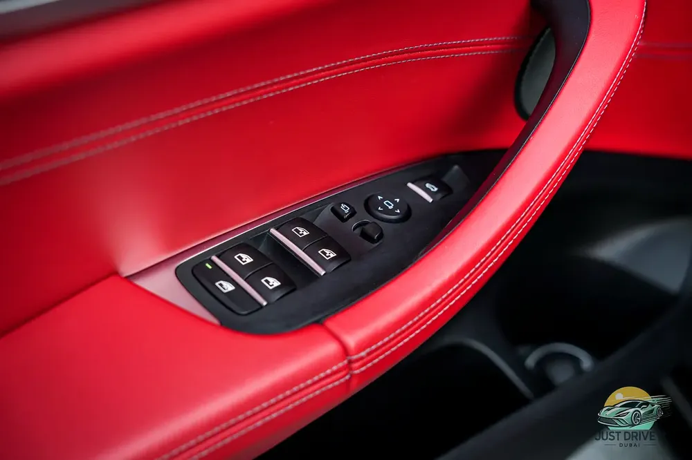 BMW X4M Competition 2021 GCC | 35K kms | Warranty + Service until 2027 | Cartier Red | Full Carbon - Image 20