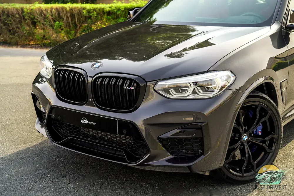 BMW X4M Competition 2021 GCC | 35K kms | Warranty + Service until 2027 | Cartier Red | Full Carbon - Image 4