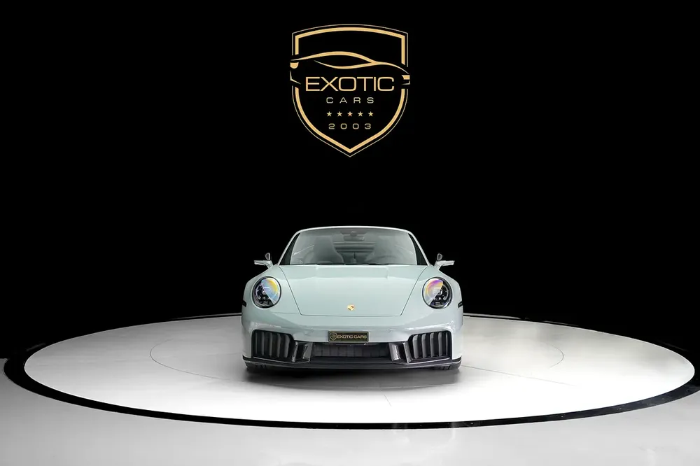 911 CARRERA GTS CABRIOLET T-HYBRID | SHADE GREEN | CARBON EXTERIOR | WARRANTY SEPT 2027 - Image 5