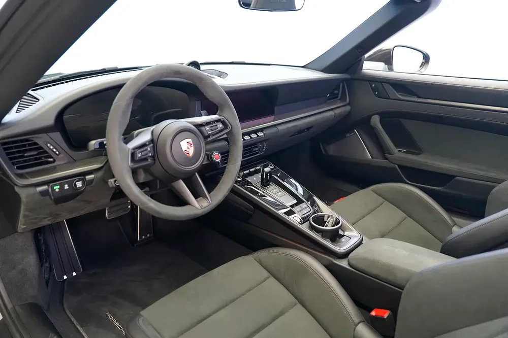911 CARRERA GTS CABRIOLET T-HYBRID | SHADE GREEN | CARBON EXTERIOR | WARRANTY SEPT 2027 - Image 6