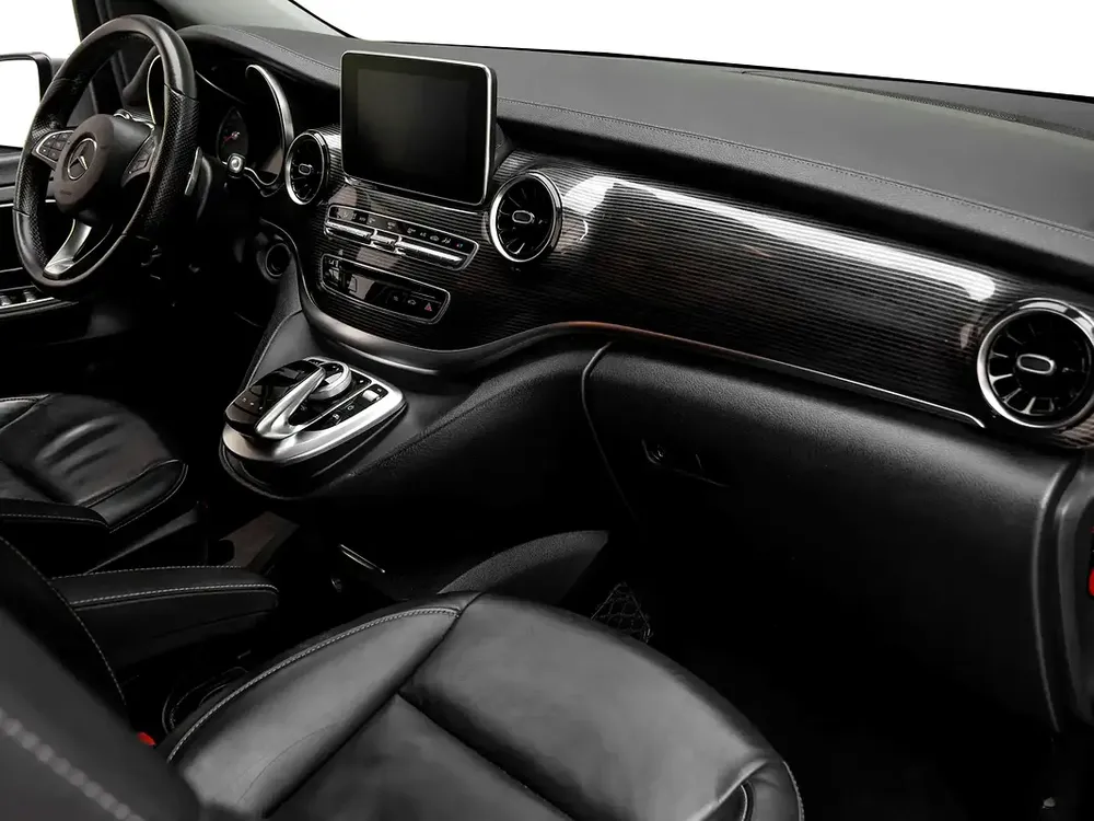 2020 | Mercedes Benz | V250 | GCC Spec - Image 10