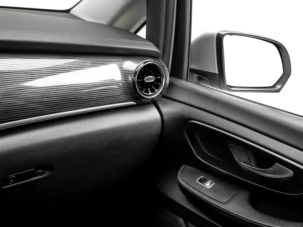 2020 | Mercedes Benz | V250 | GCC Spec - Image 15