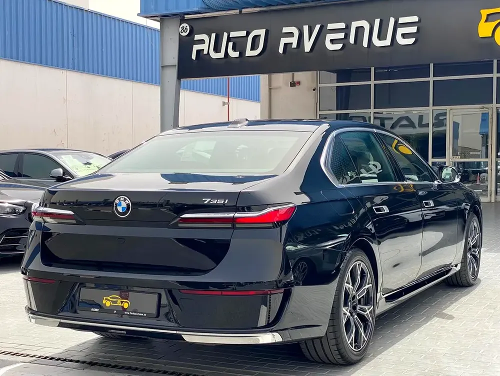 2026 BMW 7-Series 735i | GCC Specs | Brand New Condition - Image 5