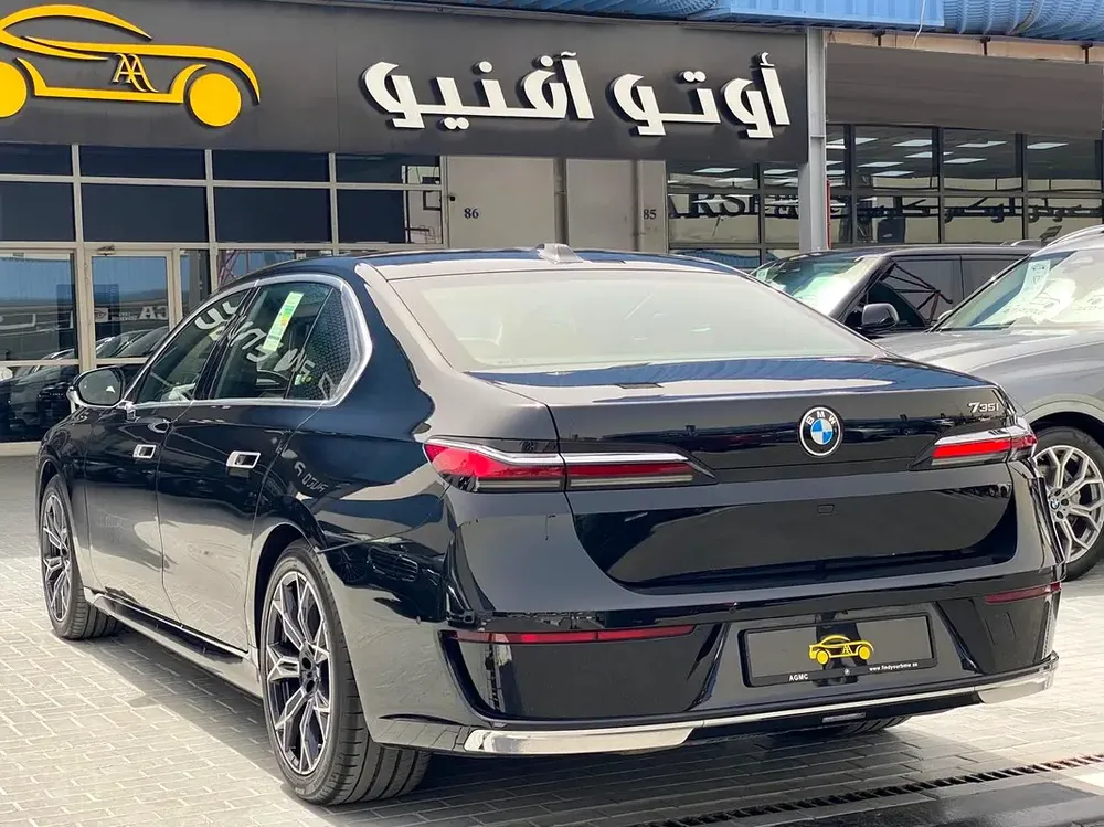 2026 BMW 7-Series 735i | GCC Specs | Brand New Condition - Image 7