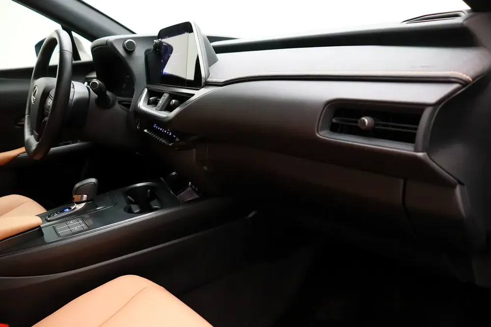 2024 Lexus UX300h Premier - GCC Specs - Brand New - Image 14